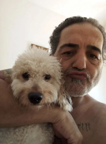 lei è kita barboncino toy ha solo 35 giorni lo vendo perché purtroppo cambio casa e non riesco 